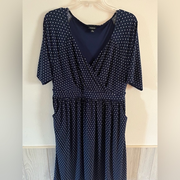 TORRID Blue Polka dot midi dress with pockets size 1 - Picture 1 of 7